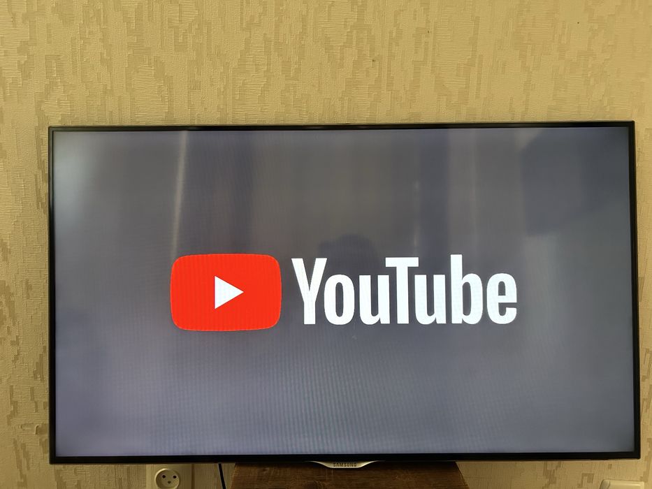 Samsung Smart TV 102см