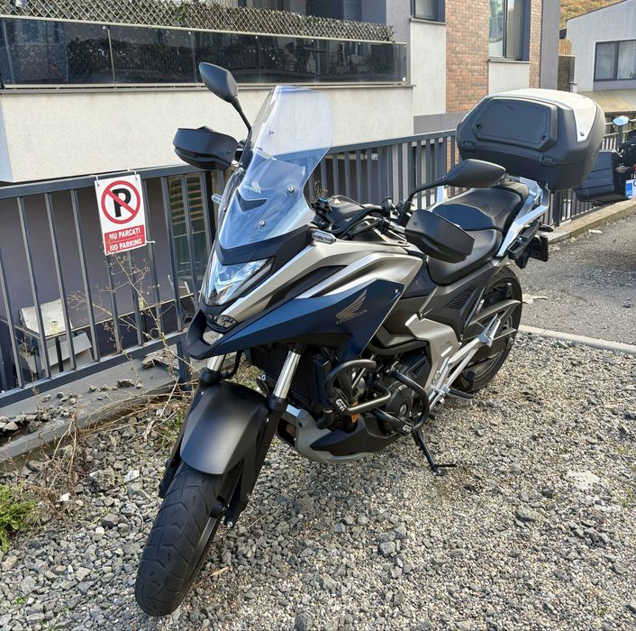 Vând motocicleta Honda NC750X 2023