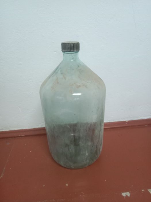 Стеклянные бутыли