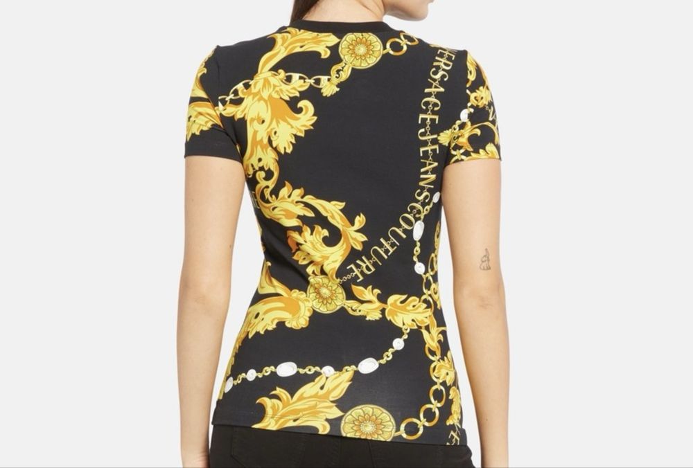 Продавам дамска тениска Versace