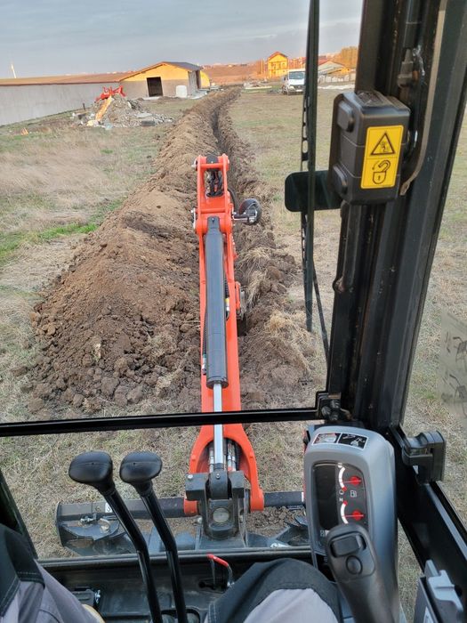 Miniexcavator Execut săpături