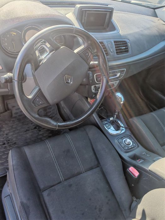 Vând Renault Megane 3,dau schimb cu ceva 4x4