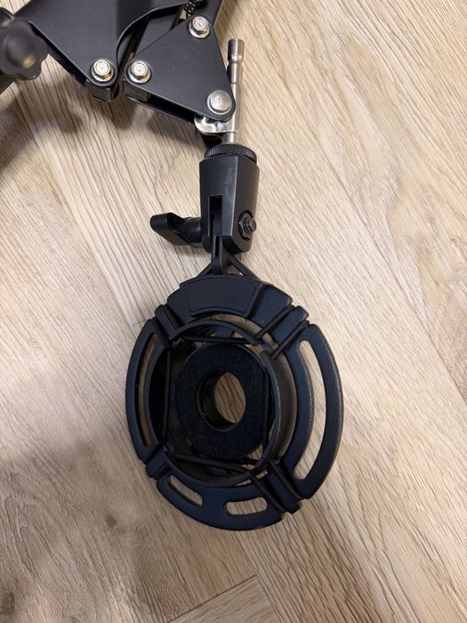 Microfon aqirys