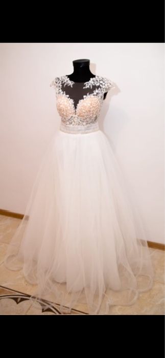 Rochie mireasa.
