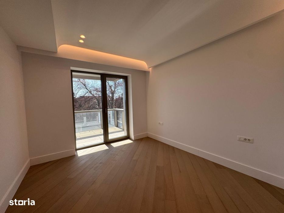 3 Camere || Cortina 126 || Erouiancu Nicolae
