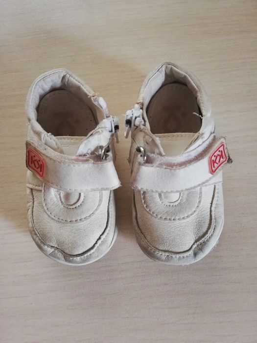 Буйки Колев и Колев и пантофи тип чорап