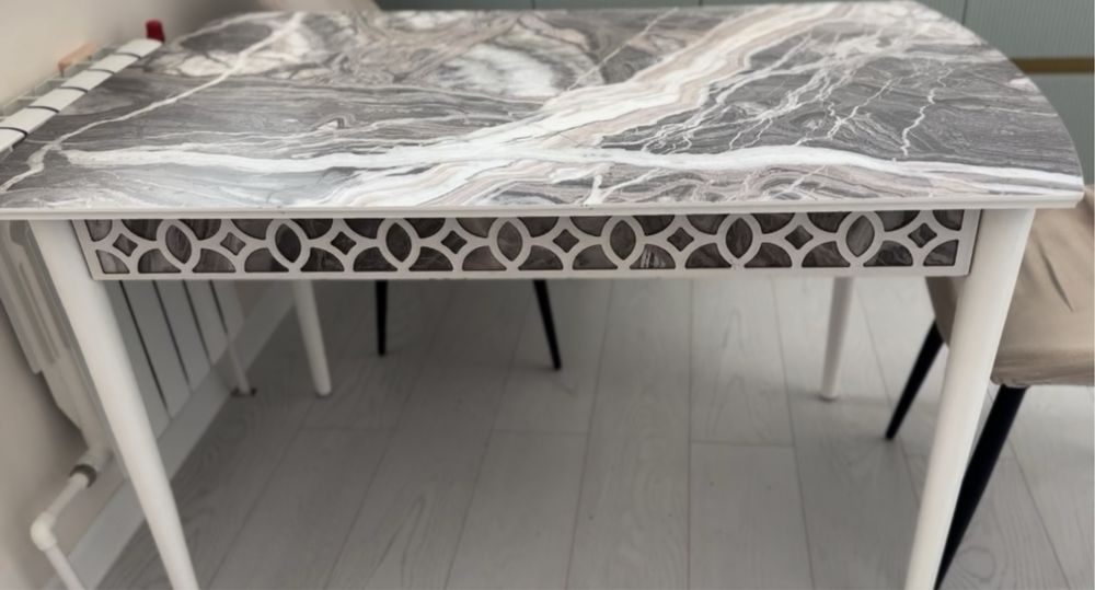 Срочно связи с переездом стол