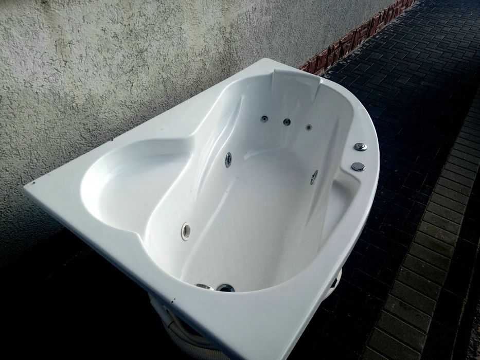 Vând cada cu hidromasaj și jacuzzi