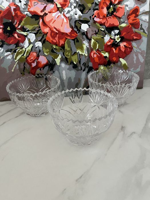 Продам хрустальные вазочки