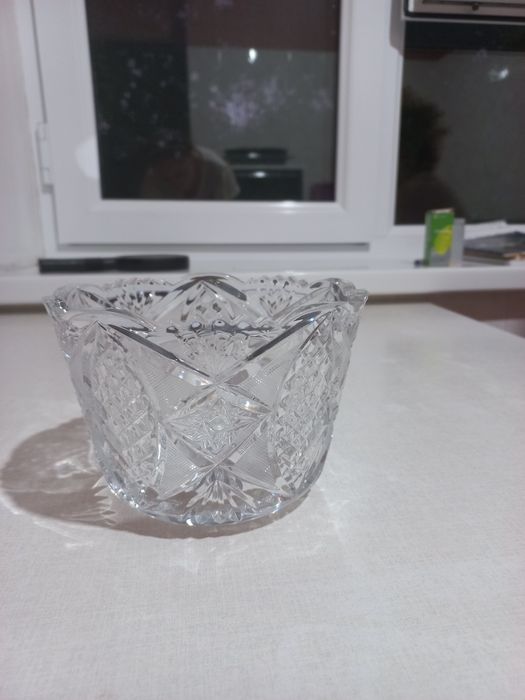 Хрустальная вазочка