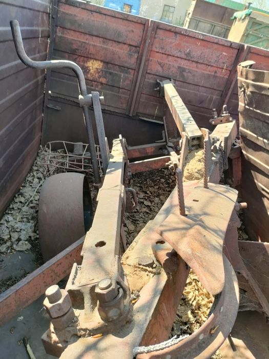 Продам плуг 4 корпусной