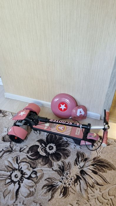 Самокат для детей среднего возраста