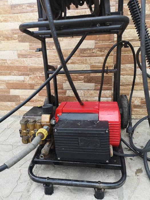 Машина за Отпушване на Канали 220V 150bar Бутална Помпа Керамика