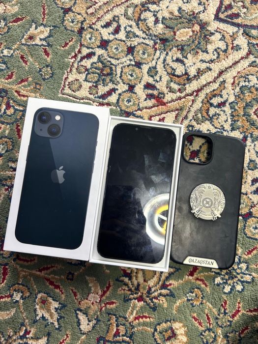 Продам IPhone 13