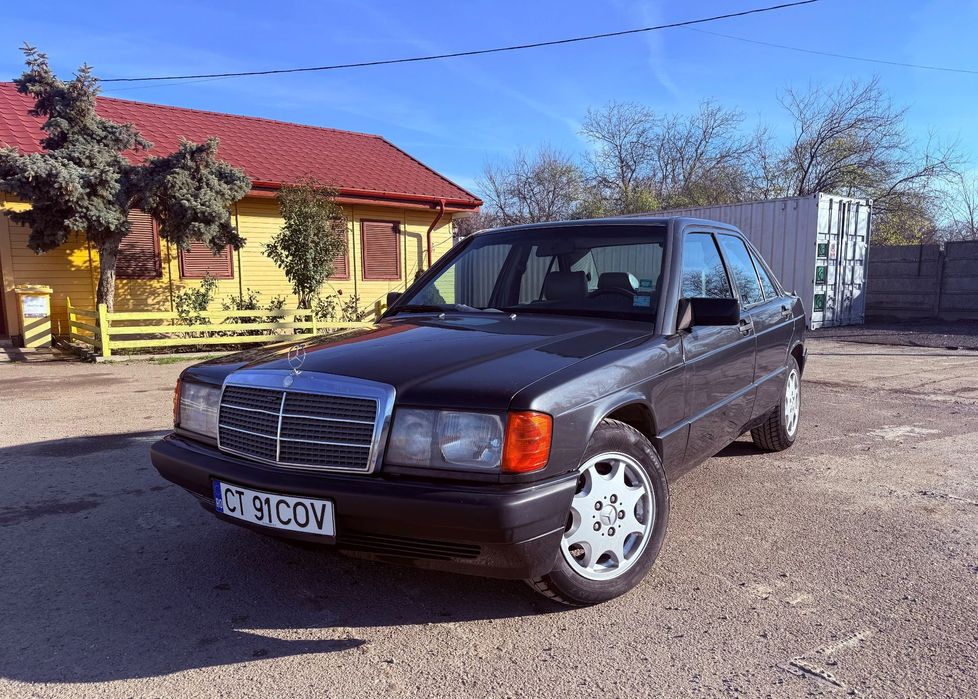 Mercedes-Benz W201 Vehicul istoric • 190E (W201) 1989 • 2.0 benzină • Automat • A/C