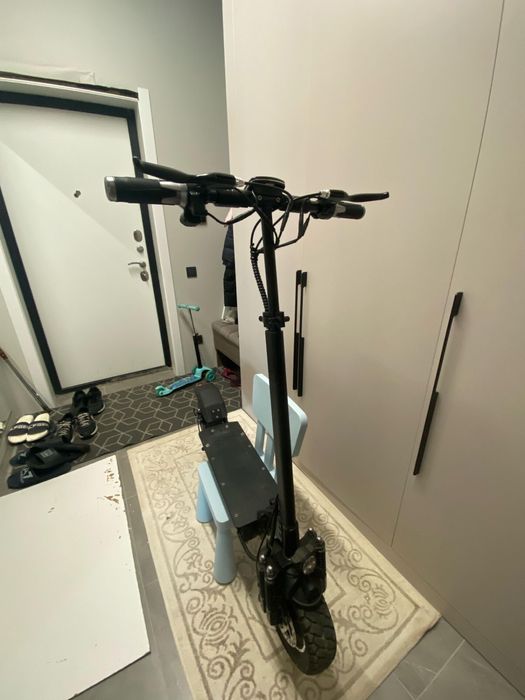 Продам электросамокат