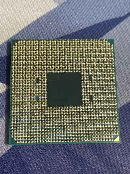Procesor AMD ryzen + cooler stock