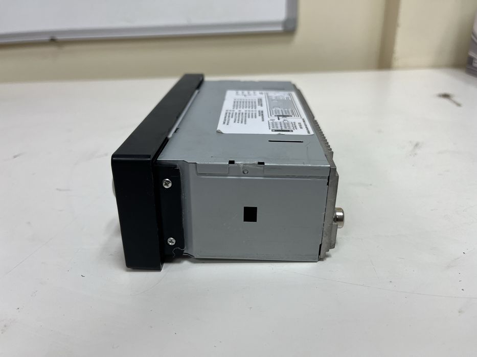 Универсален радио-касетофон за кола - ieGeek