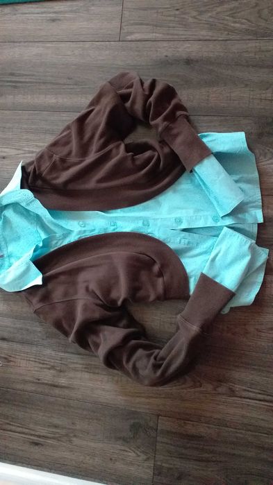 Фирмени комплекти много качествени като нови размер л-хл-30-40лв.