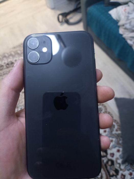 Iphone 11 . 64 gb