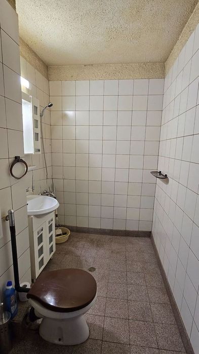 Двустаен апартамент в район Слатина! За ремонт! До детска градина!