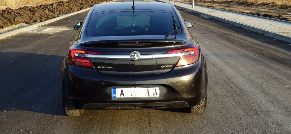 Автомобил Спешно Опел Инсигния Дизел  /Opel Insignia 2.0 turbo Ecoflex