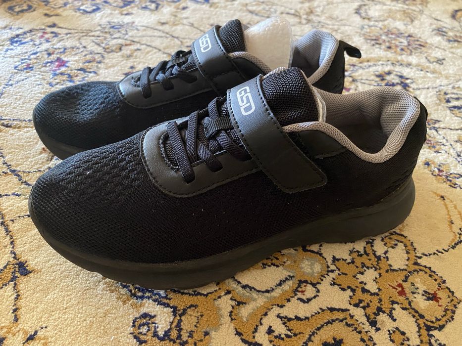 Продам кроссовки и туфли