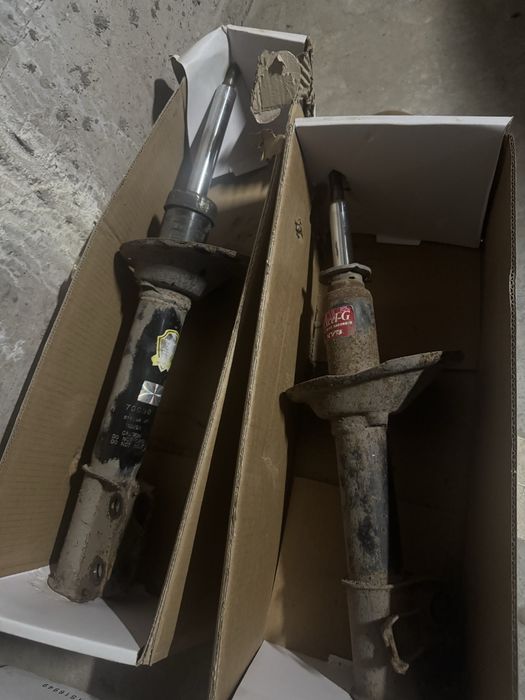 Продам стойки от subaru forester