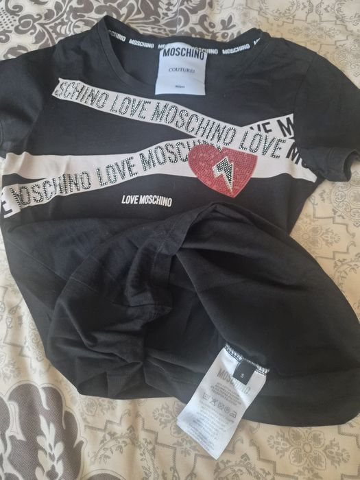 Сет Москино- тениска и къси панталонки