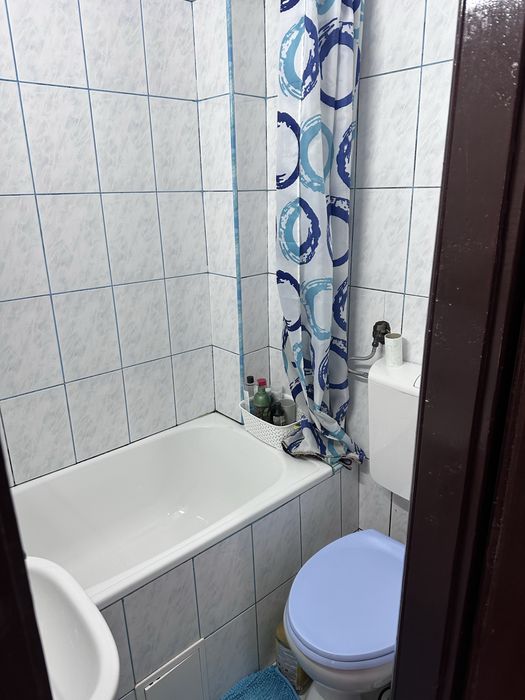 Închiriez garsonieră