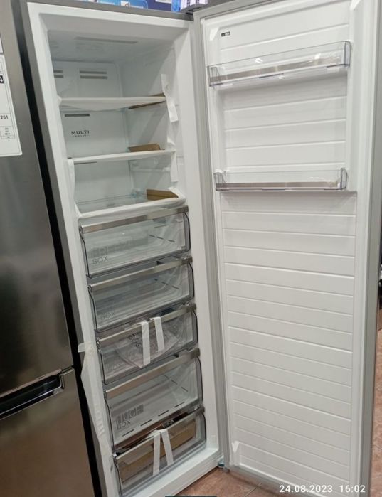 Вертикальная морозилка Midea