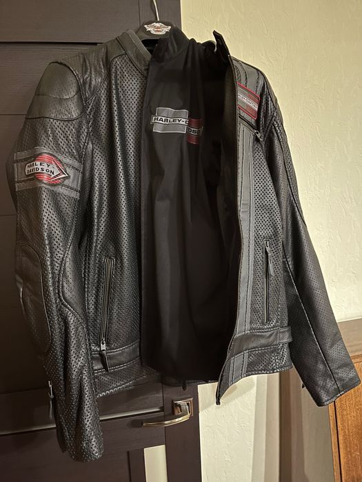 Harley Davidson XL.  XLT