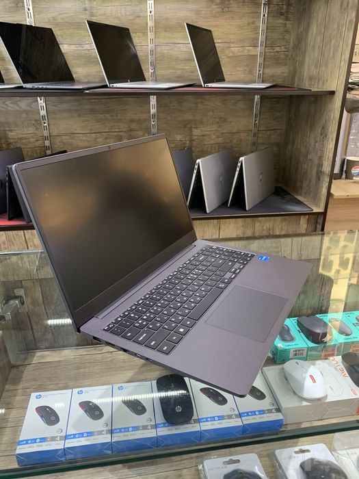 SAMSUNG Galaxy book