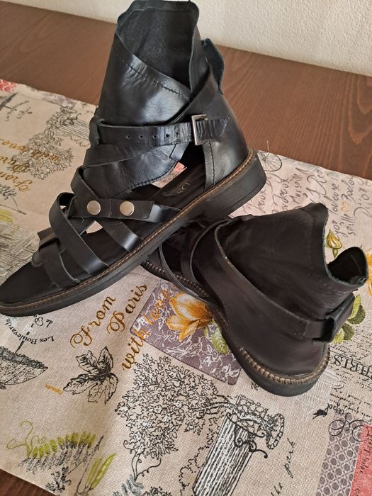 Модни сандали от естествена кожа