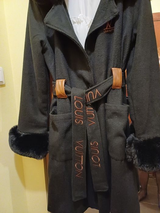 Дамско вълнено палто