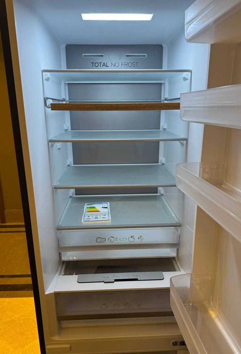 Холодильник Ziffler LRF-372BFDI No Frost Inverter Metal Cooling