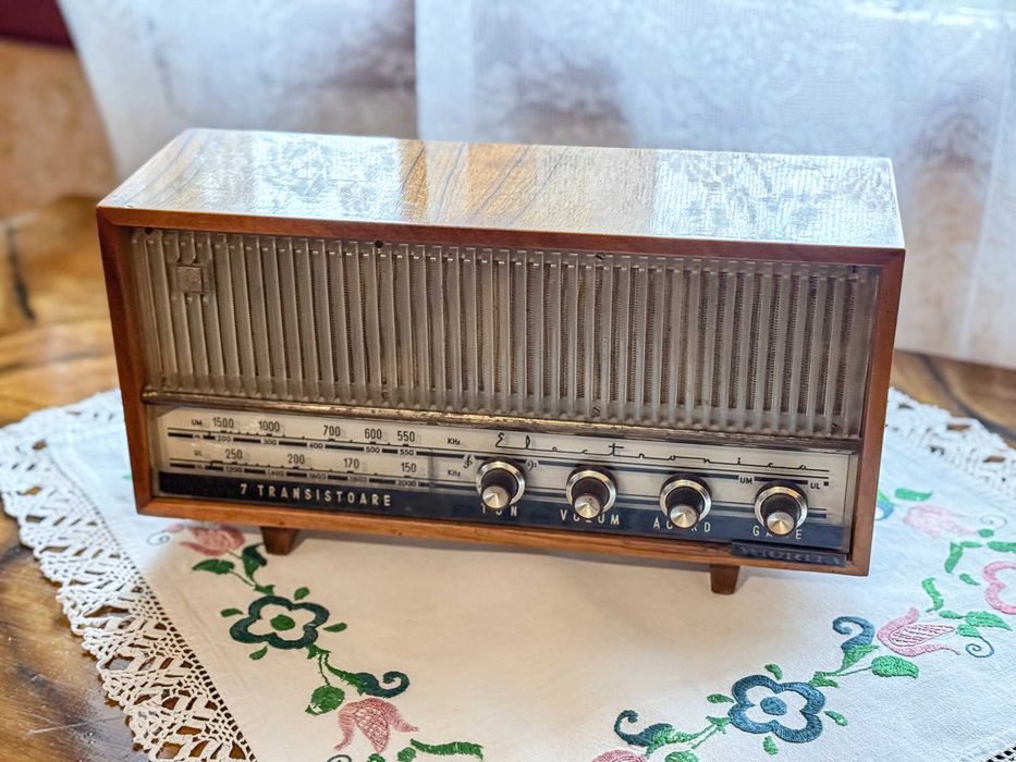 Radio vintage Miorita “Electronica”
