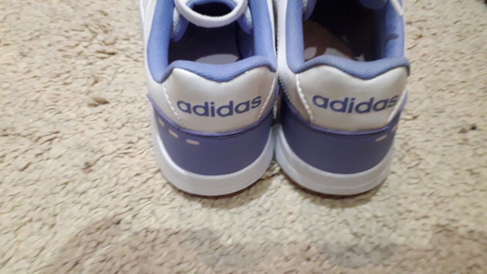 Нов оригинален адидас 38 2/3