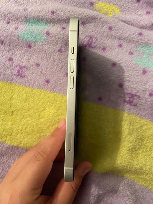 iPhone 13 белый 128гб