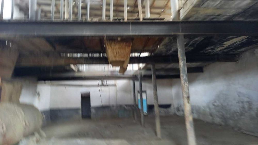 Noturar bino sotiladi