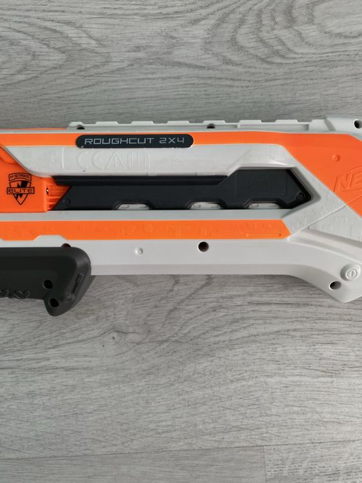 ТОП оферта! NERF пушка Rough Cut 2x4 с 8 стрели - 30 лева