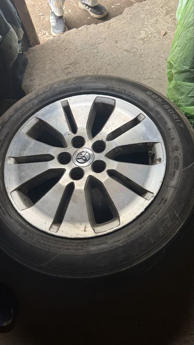 Продам шины пару