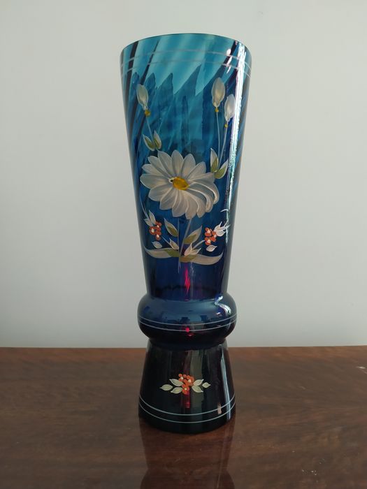 Вазы для цветов.