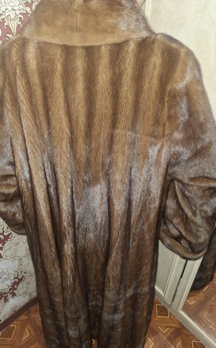 Продам норковую шубу