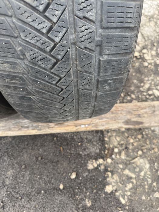 2 броя Зимни гуми Continental 245/45 R19 Dot 3819 ном 228