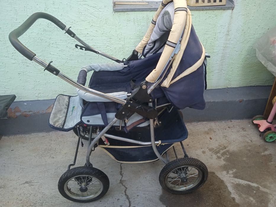 Детская коляска .