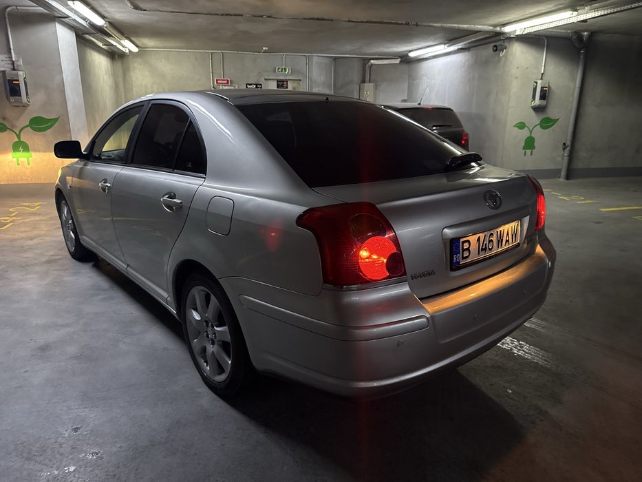 Toyota Avensis  2004