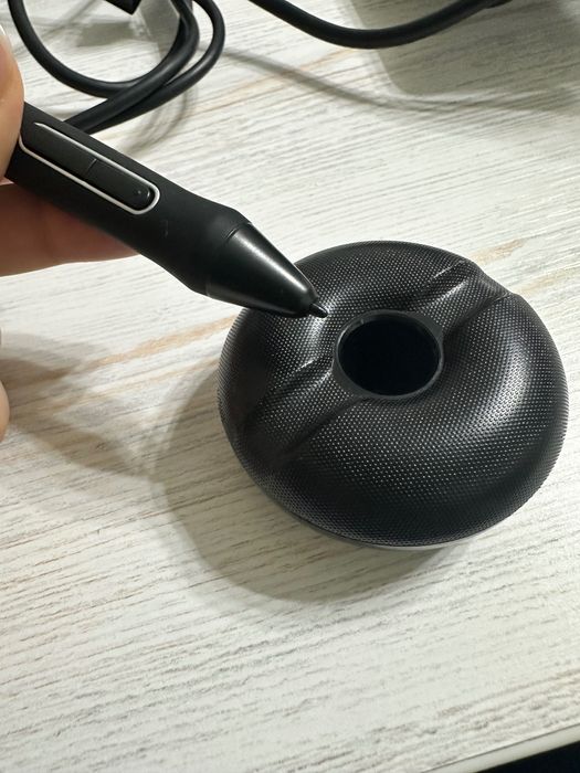 Продается графический планшет Huion Kamvas 16