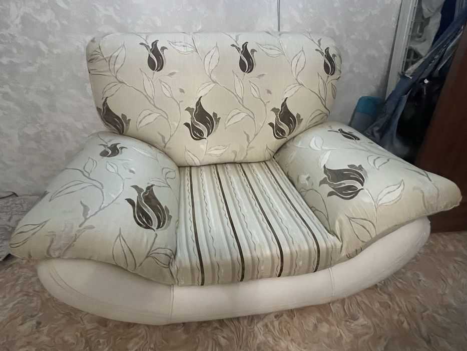 Продам диван и кресло