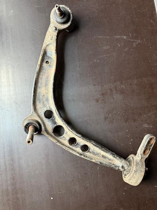 Рычаг правый BMW E36, E37